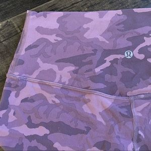 Lululemon Aligns 25” in Pink Taupe Camo Size 6